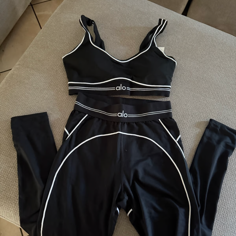 Active A.YG Set - Sports Bra + Leggings